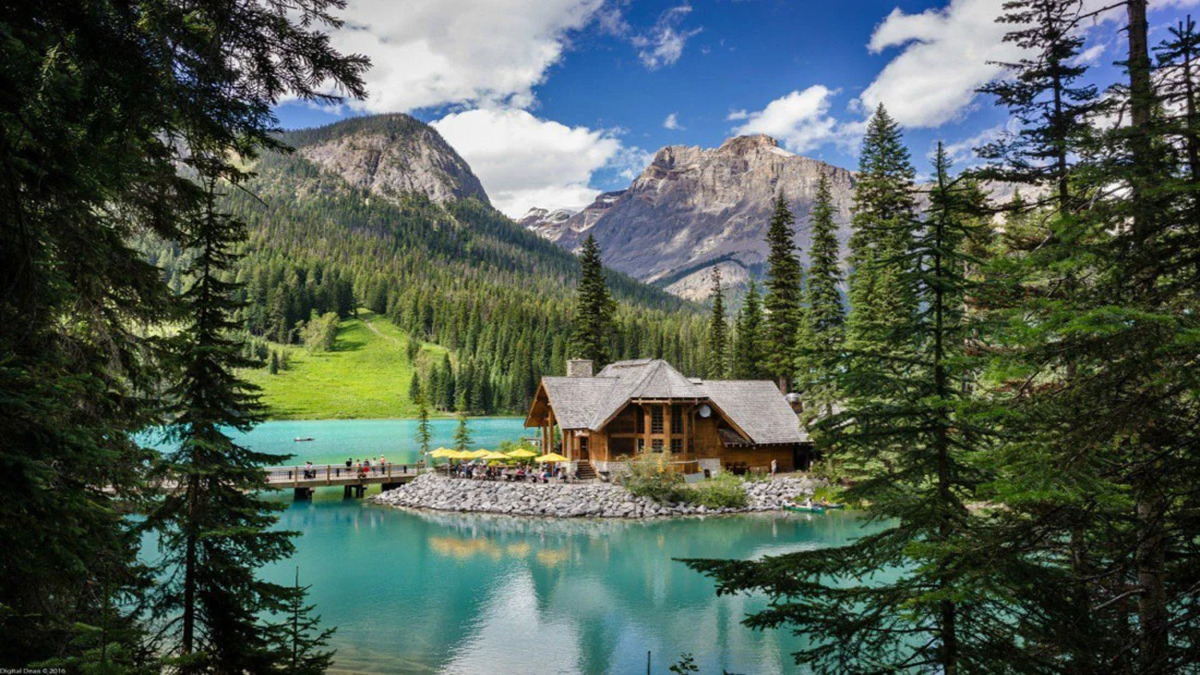 Emerald-Lake-Lodge-Yoho-National-Park